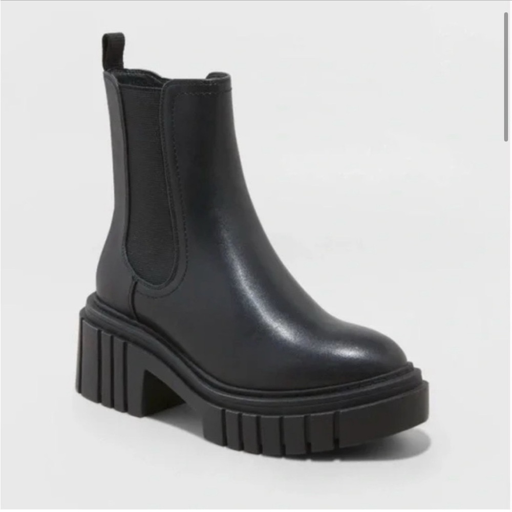 NWT Wild Fable Lug Boot size 6.5 womens